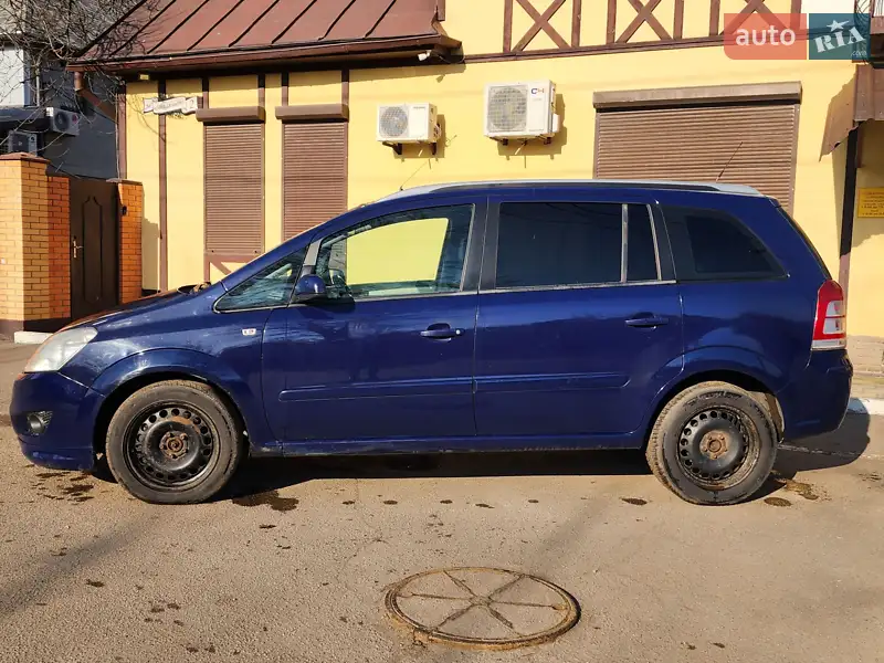 Минивэн Opel Zafira 2008 в 