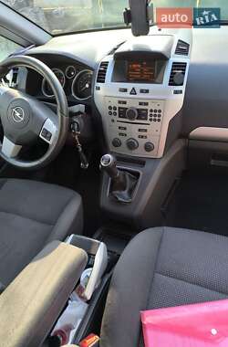 Минивэн Opel Zafira 2008 в 