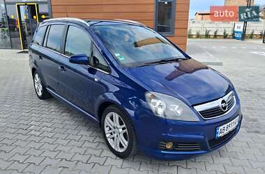 Минивэн Opel Zafira 2007 в 
