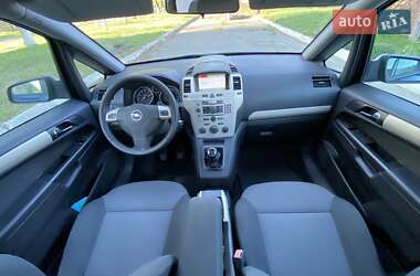 Минивэн Opel Zafira 2008 в 
