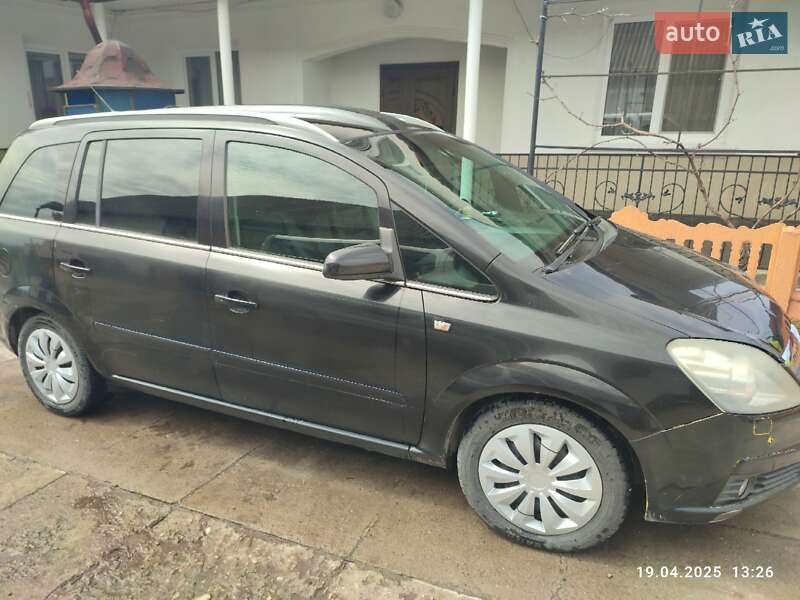 Минивэн Opel Zafira 2005 в Глыбокой