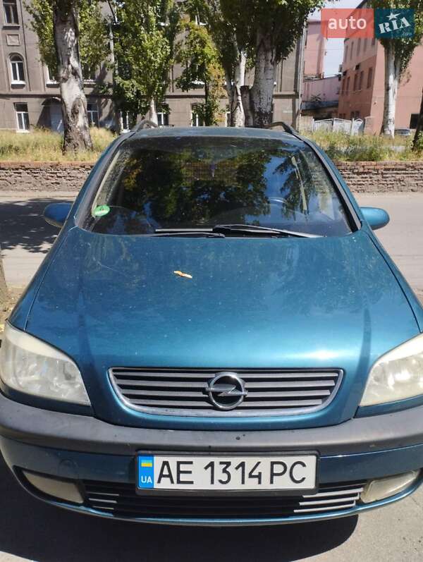 Минивэн Opel Zafira 2001 в Краматорске