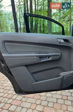 Мінівен Opel Zafira 2011 в 