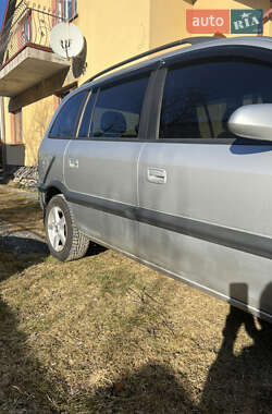 Минивэн Opel Zafira 2003 в 