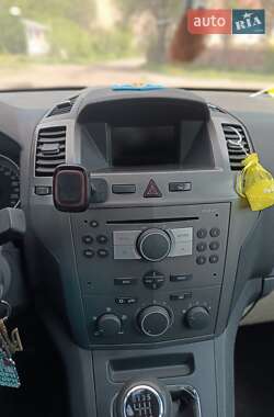 Минивэн Opel Zafira 2006 в 