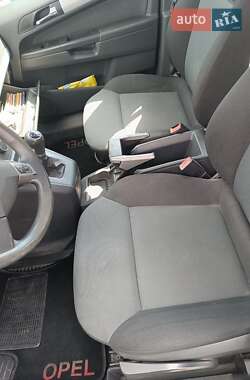 Минивэн Opel Zafira 2006 в 