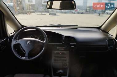 Минивэн Opel Zafira 2004 в 