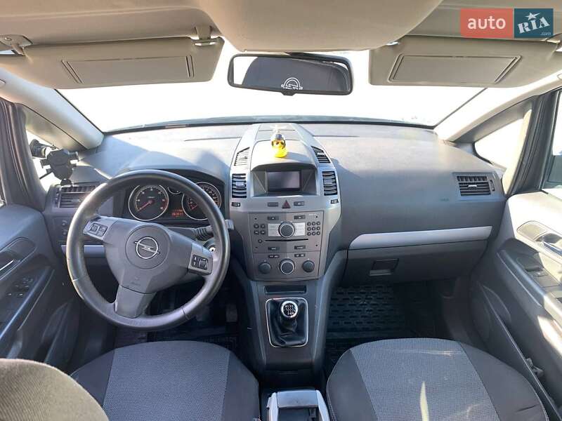 Минивэн Opel Zafira 2006 в Одессе