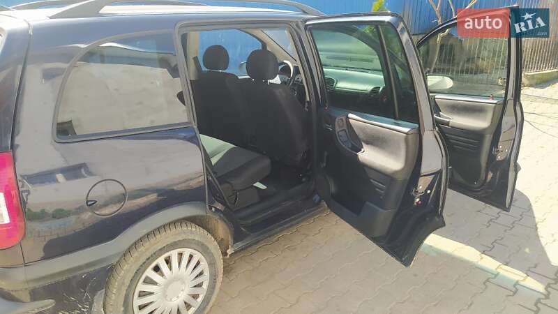 Мінівен Opel Zafira 2003 в Чорткові