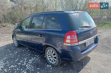 Минивэн Opel Zafira 2011 в 