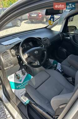 Минивэн Opel Zafira 2002 в 