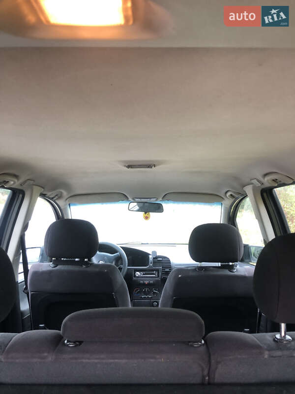 Мінівен Opel Zafira 2001 в Золочеві