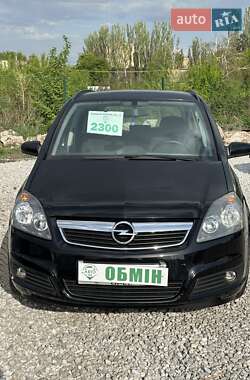 Минивэн Opel Zafira 2007 в 