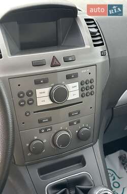 Минивэн Opel Zafira 2007 в 