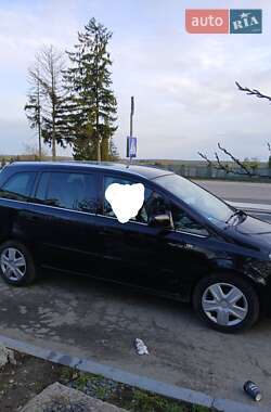 Минивэн Opel Zafira 2011 в 
