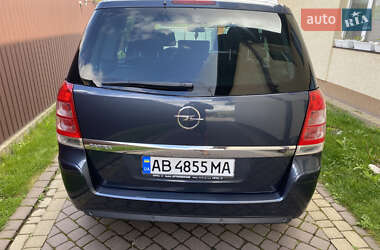 Минивэн Opel Zafira 2010 в 