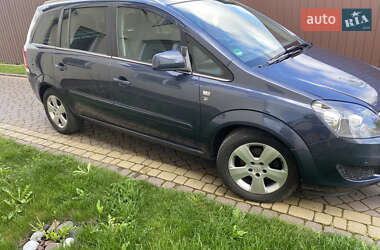 Минивэн Opel Zafira 2010 в 