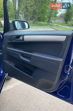 Минивэн Opel Zafira 2008 в 