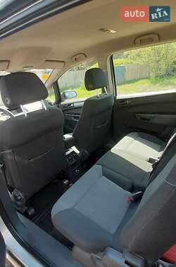 Минивэн Opel Zafira 2005 в 