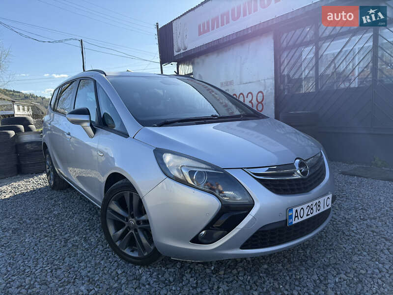 Минивэн Opel Zafira 2014 в 