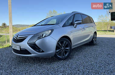 Минивэн Opel Zafira 2014 в 