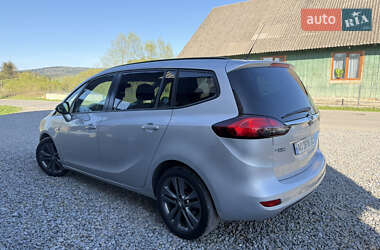Минивэн Opel Zafira 2014 в 