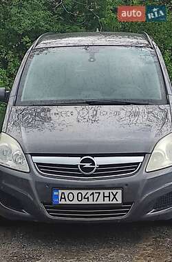 Минивэн Opel Zafira 2009 в Ужгороде