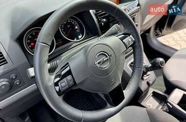 Мінівен Opel Zafira 2013 в 