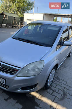 Минивэн Opel Zafira 2008 в Волочиске