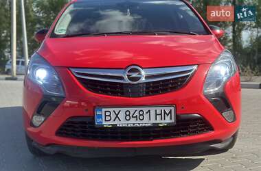 Минивэн Opel Zafira 2012 в 