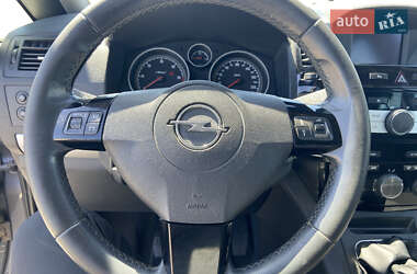 Минивэн Opel Zafira 2011 в 