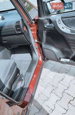 Мінівен Opel Zafira 2003 в 
