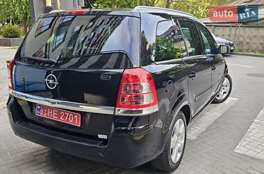 Минивэн Opel Zafira 2010 в 