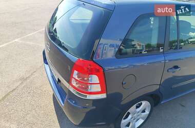Минивэн Opel Zafira 2008 в 