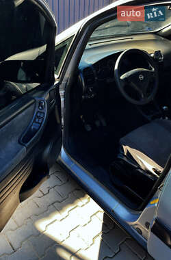 Минивэн Opel Zafira 2000 в 