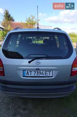 Минивэн Opel Zafira 2002 в 