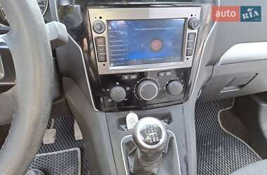 Минивэн Opel Zafira 2011 в 