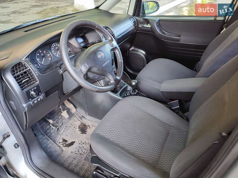 Мінівен Opel Zafira 2003 в Рівному