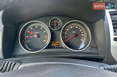 Минивэн Opel Zafira 2009 в 