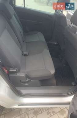 Минивэн Opel Zafira 2010 в 