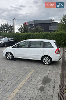 Минивэн Opel Zafira 2008 в 
