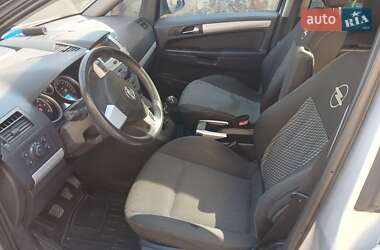 Минивэн Opel Zafira 2011 в 