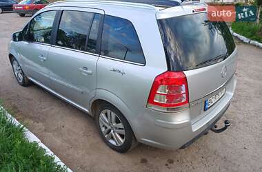 Минивэн Opel Zafira 2011 в 