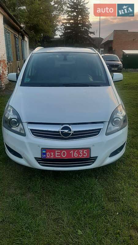 Минивэн Opel Zafira 2011 в Нововолынске