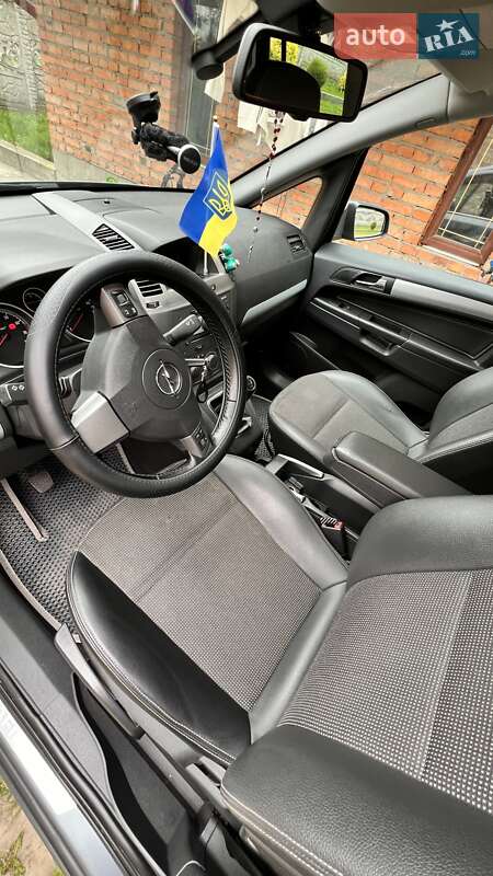 Минивэн Opel Zafira 2007 в Львове