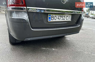 Минивэн Opel Zafira 2009 в 