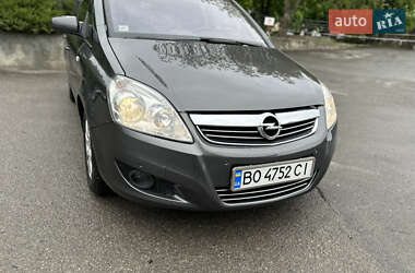 Минивэн Opel Zafira 2009 в 