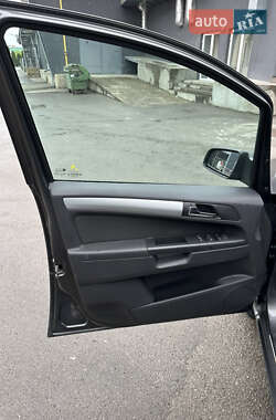 Минивэн Opel Zafira 2009 в 