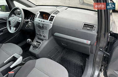 Минивэн Opel Zafira 2009 в 