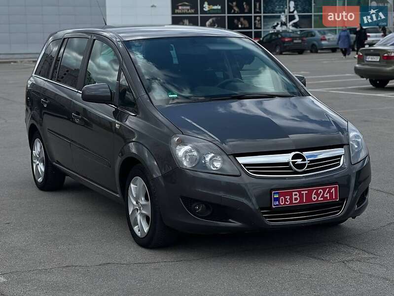Минивэн Opel Zafira 2011 в Запорожье
